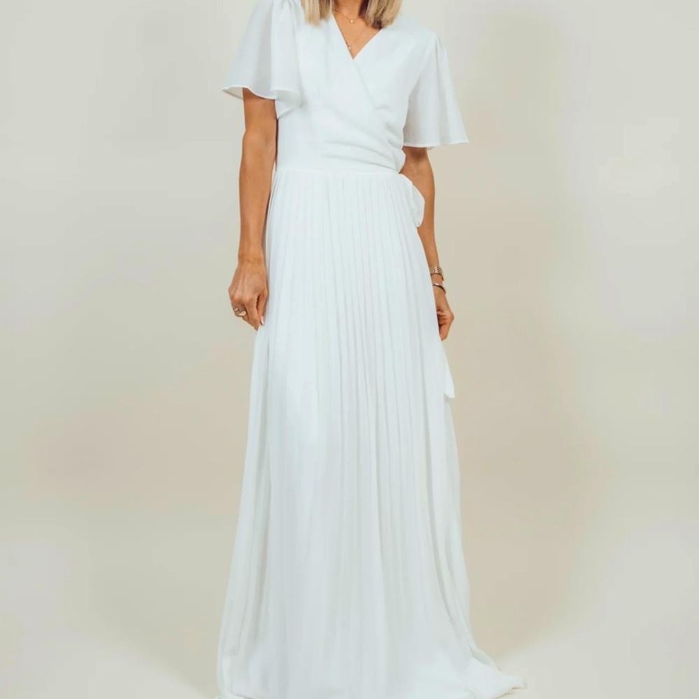 Women’s White Dress